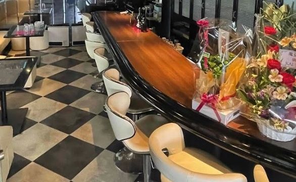 カラオケbar 魔女