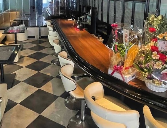 カラオケbar 魔女